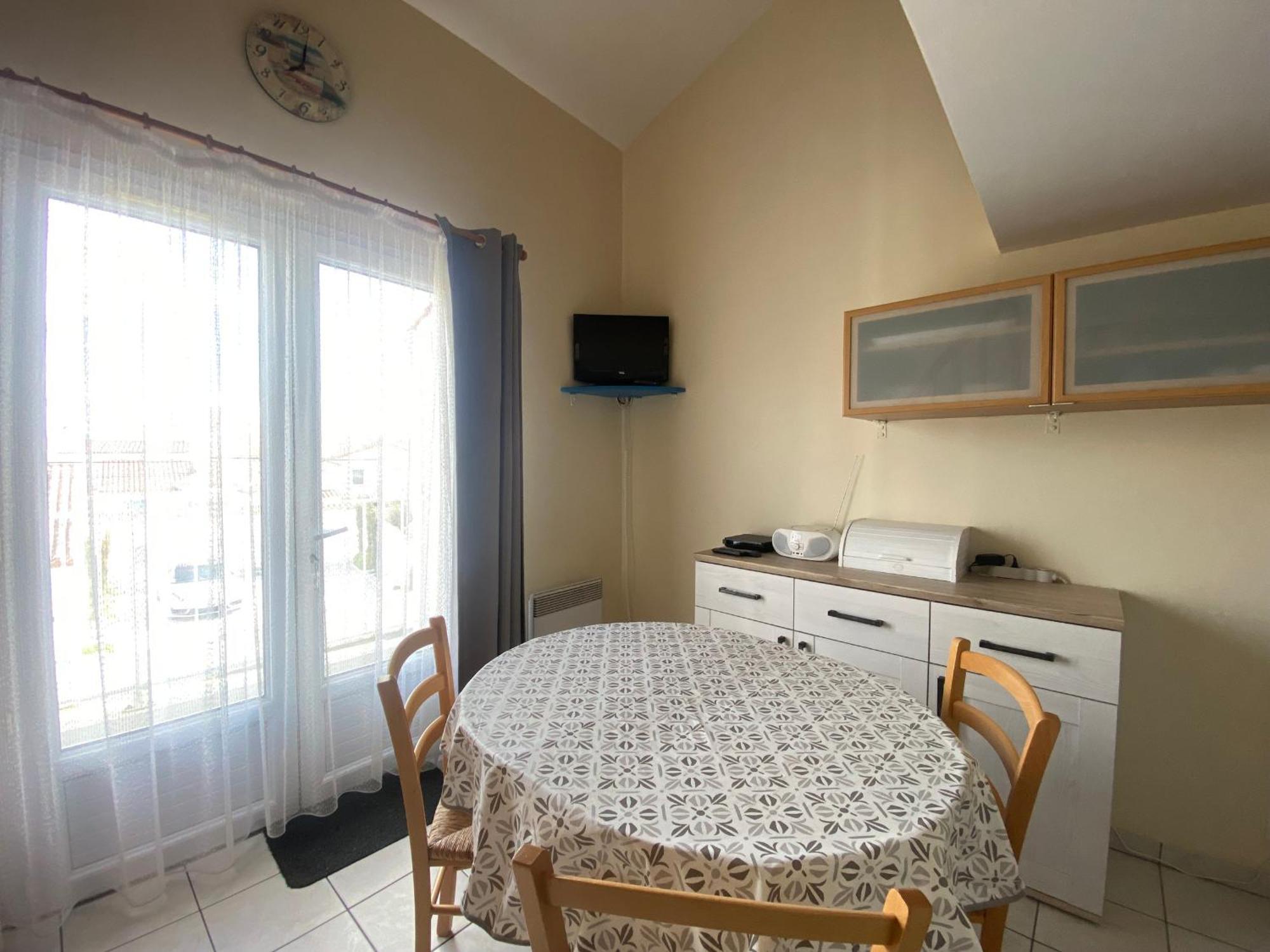 Appartement 1Er Etage Proche Centre-Ville, Plage Et Commerces, Balcon, Parking, Wifi Inclus - Fr-1-22-171 라트슈수르메르 외부 사진
